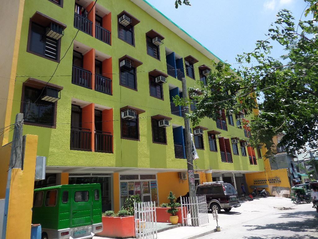 Big M Condotel Las Piñas Kültér fotó